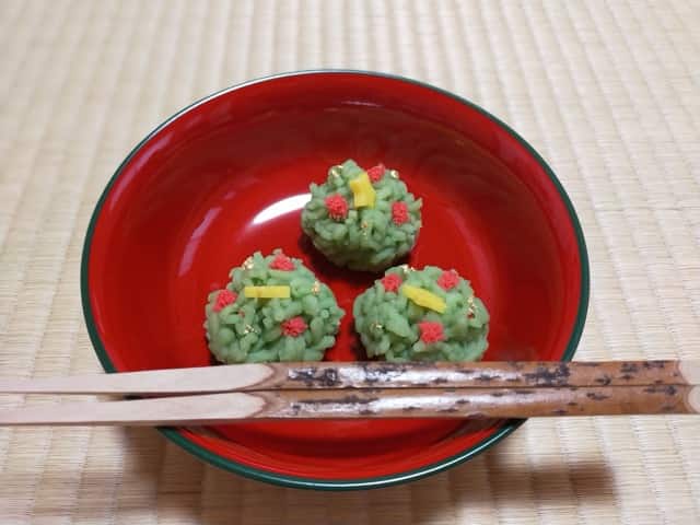 冬限定の可愛らしい練り切り。お抹茶とともに心温まるひとときを